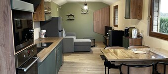 Chalet à la campagne avec grand terrain et terrasses dans endroit tres calme