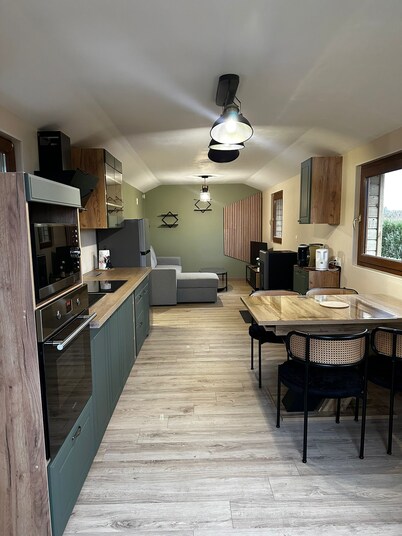 Country cottage with large grounds and terraces in very quiet location