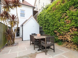 Cottage | Outdoor dining - The Beach House (Bournemouth)