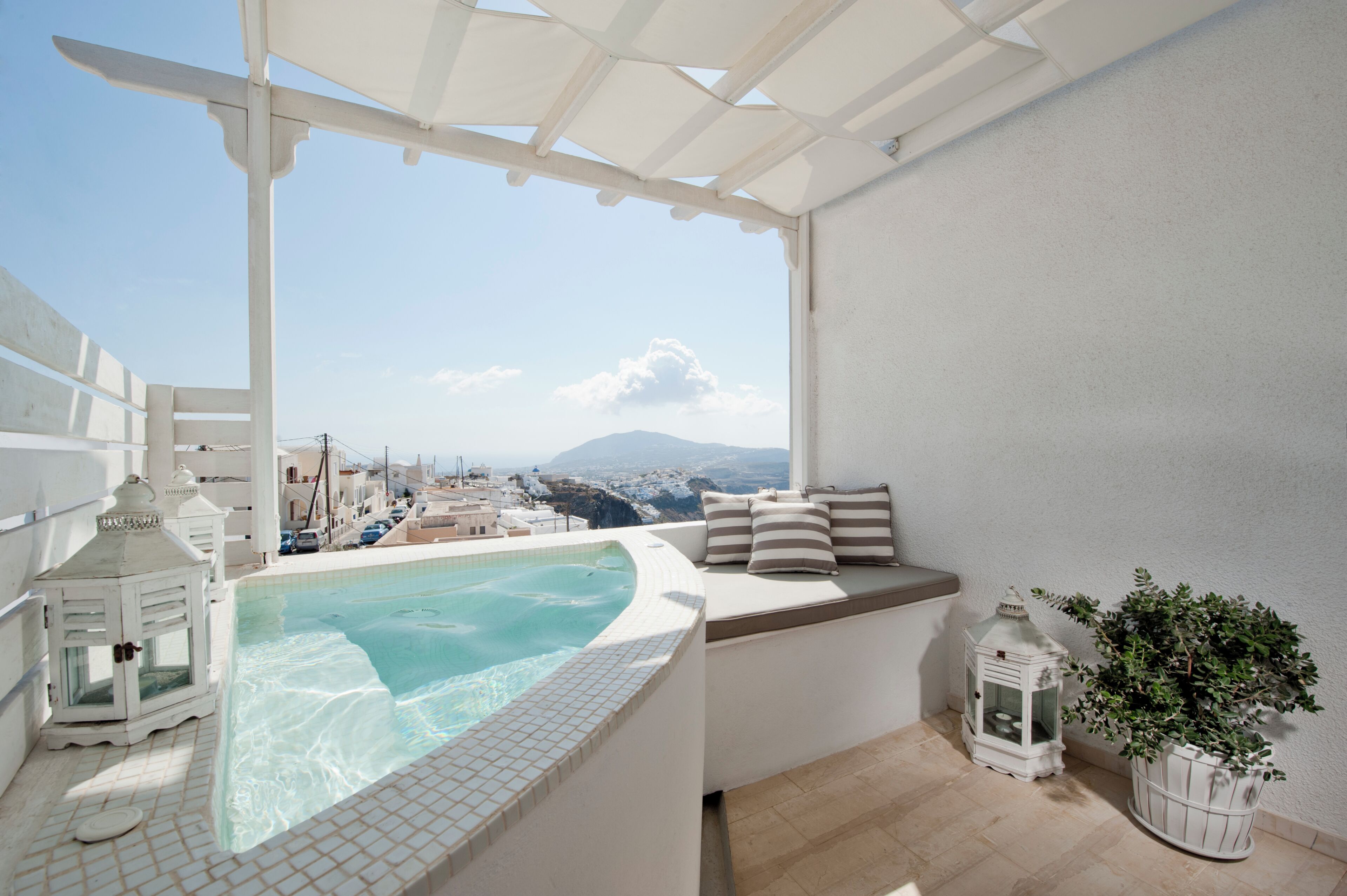 Luxury Suite, Sea View | Premium bedding, down duvets, free WiFi, bed sheets