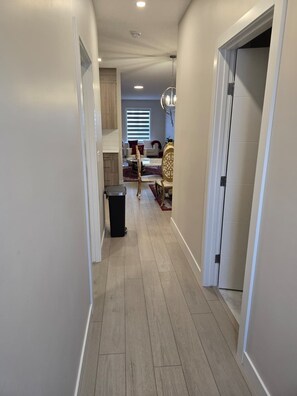 Interior - Cozy Luxury Comforrt (Calgary)