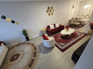 Interior - Cozy Luxury Comforrt (Calgary)