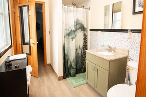Bathroom - Two-Room Suite, 1.6 - First Floor (Malone)