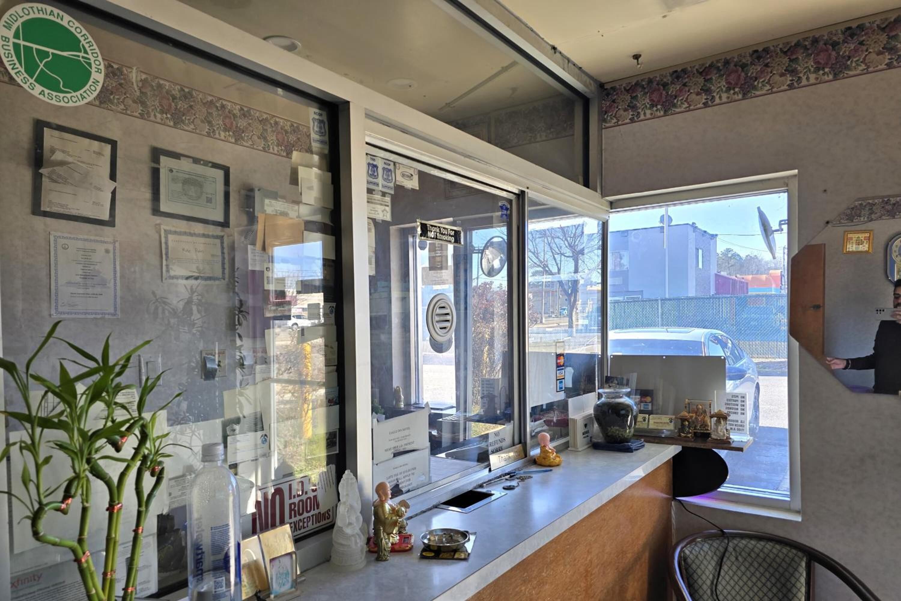 Get local help and quick service at the reception counter.