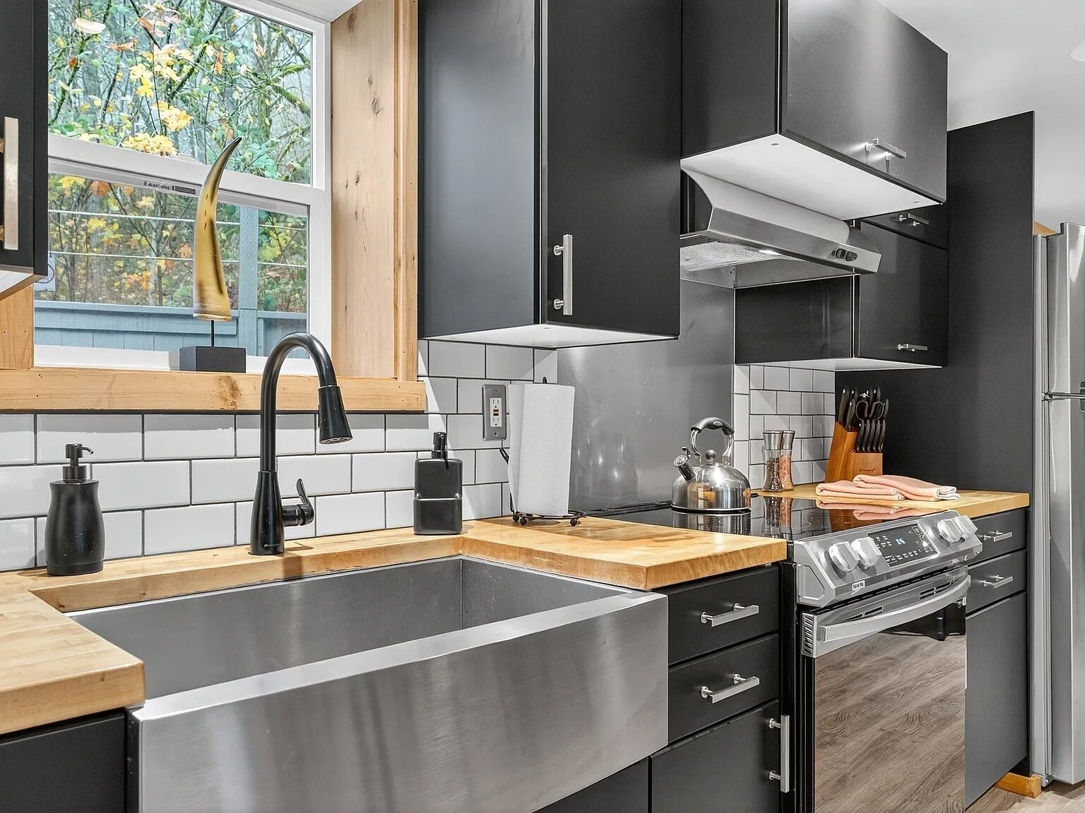 Hus - kæledyr tilladt - bjergudsigt | Privat køkken