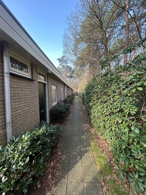 Property grounds - Heerlijk knus vakantiehuisje in het bos. (Otterlo)