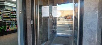 Stylish 2BR Flat in Bury Centre | Large Bathroom, Walk to Market & Tram