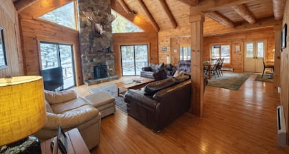 Waterfront Cabin perfect for Families, full lake access