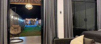 Casa en Ica con amplias áreas verdes, piscina, bbq