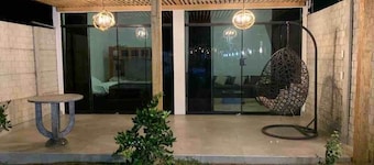 Casa en Ica con amplias áreas verdes, piscina, bbq