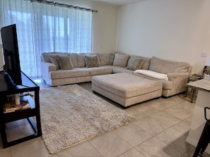 TV - Private Oasis + No Rear Neighbors... Furnished 4BR Retreat near Tampa (Wesley Chapel)