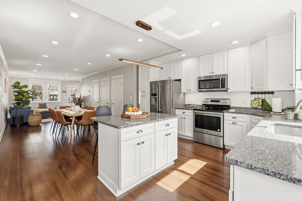 Microwave, oven, stovetop, dishwasher - Spacious and furnished 4-bedroom in beautiful Washington, DC. (Washington)