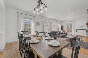 Dining - Historic Downtown Caldwell 5BR|Basement|Yard|BBQ (Caldwell)
