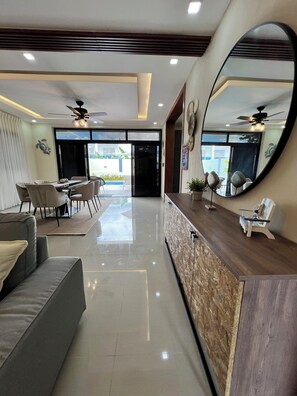 Interior - Villa Shorys: Free Electricity | 12Pax | Pool+Jacuzzi | A/C | Covered Parking (Punta Cana)