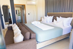 3 bedrooms, iron/ironing board, WiFi, bed sheets - Villa Shorys: Free Electricity | 12Pax | Pool+Jacuzzi | A/C | Covered Parking (Punta Cana)