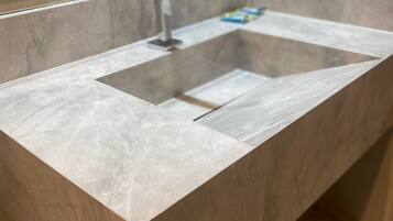 Chambre Deluxe double, vue sur la ville | Salle de bain