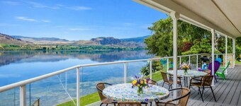 Linger Longer Lakeside