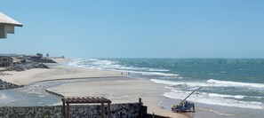 Beach - Oceanfront Beach House with Pool (Caponga)
