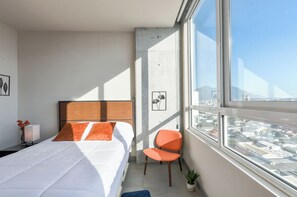 City Suite, City View | Laptop workspace, iron/ironing board, free WiFi - Torre República (Monterrey)