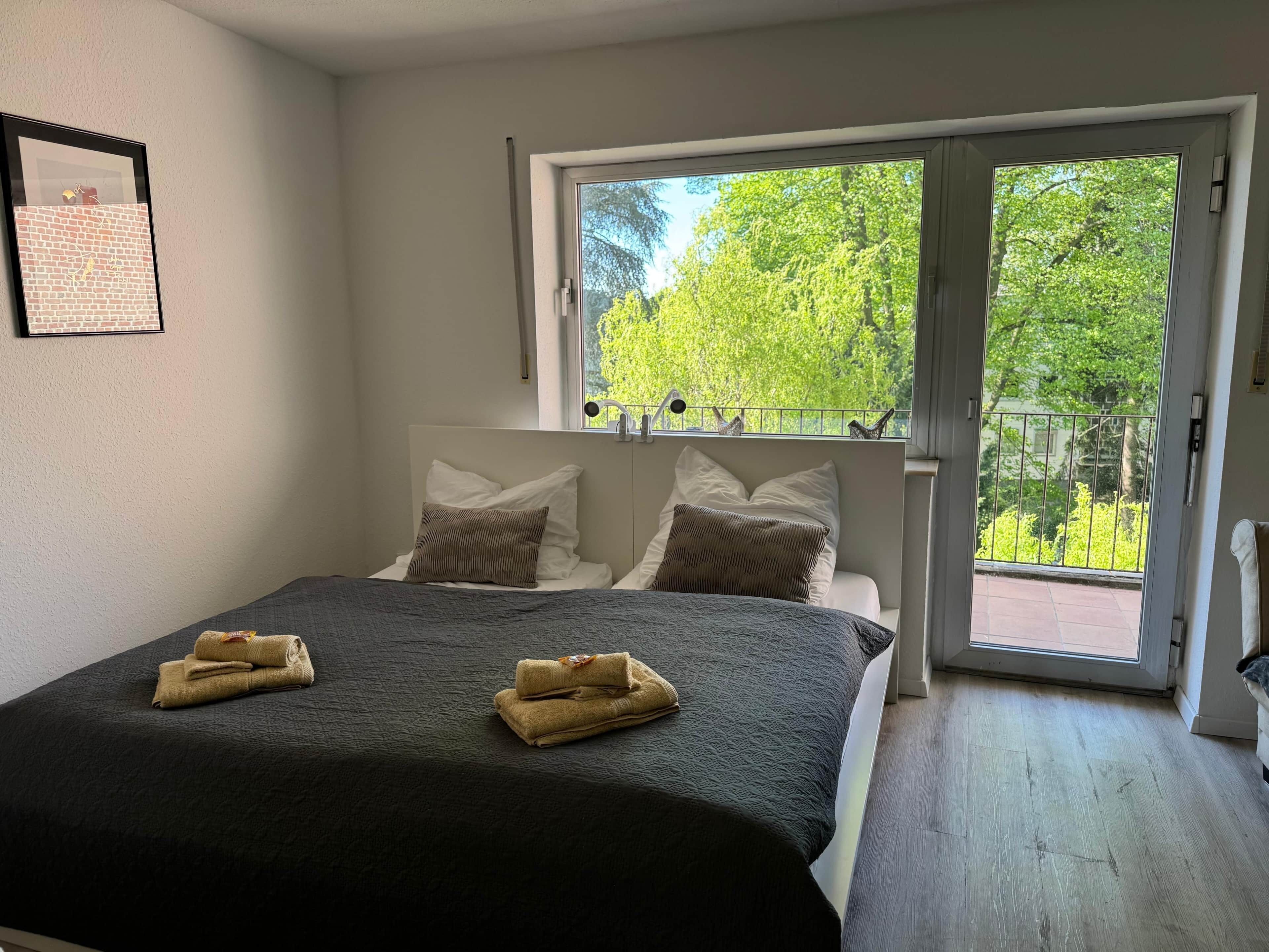 1 slaapkamer, een strijkplank/strijkijzer, wifi