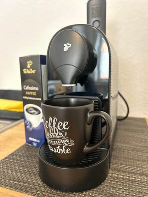 Kaffee und/oder Kaffeemaschine