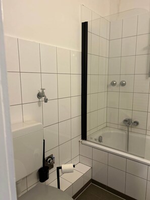Hair dryer, towels - CityApartment Two MG Stadion Fohlen (Mönchengladbach)