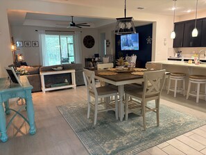 Dining - Beautiful 4-bedroom house with AC in Ormond Beach (Ormond Beach)