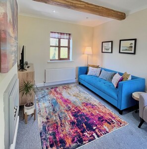 Smart TV - Canalside Country Retreat (Barbridge Nantwich)