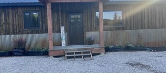 2 bed 2 bath just 15 minutes from Frenchtown in the Ninemile Valley with sauna