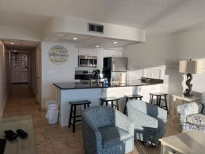 Private kitchen - Edgewater Beachfront PCB Gulf Views Pool & Resort (Panama City,)