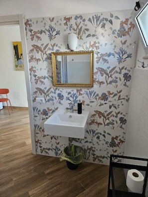 Deluxe Room, City View | Bathroom | Free toiletries, hair dryer, bidet, towels - Onda Blu (Agropoli)