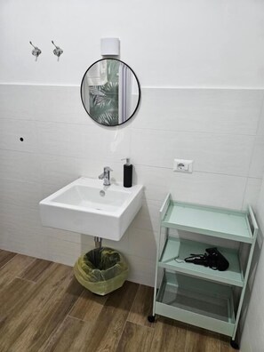 Kamar Deluks, pemandangan kota | Kamar mandi