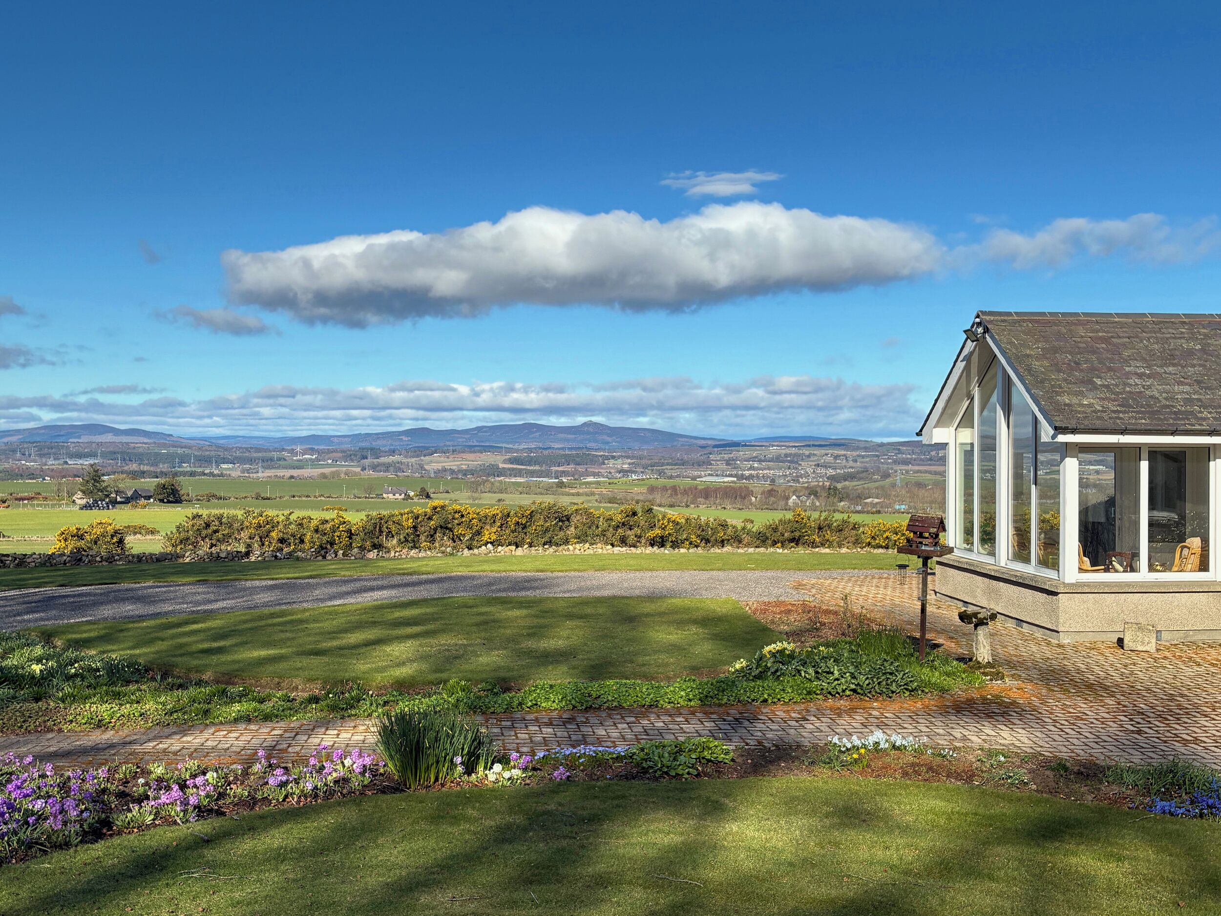 كوخ | المنطقة المحيطة بالمنشأة