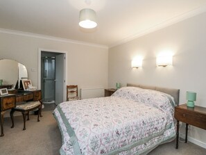 3 bedrooms, individually decorated, individually furnished, free WiFi - Carnmhor (Aberdeen)