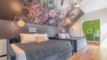 3 habitaciones, escritorio, tabla de planchar con plancha y wifi