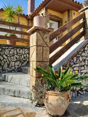 Exterior detail - Villa Ibiza (Mont-roig del Camp)