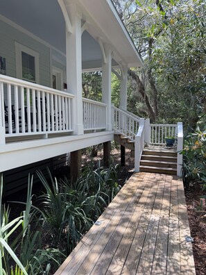 Terrace/patio - New Rental for 2026 - Oak & Tide: Luxury 4BR + bunk room. BHI Club, Sleeps 12. (Bald Head Island)