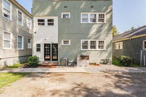 Exterior - Spacious 6-BR House/Duplex in charming Augusta with AC (Augusta)