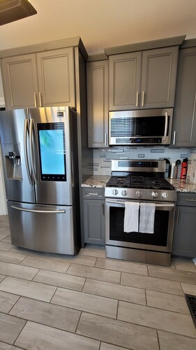 Spacious 6-BR House/Duplex in charming  Augusta with AC