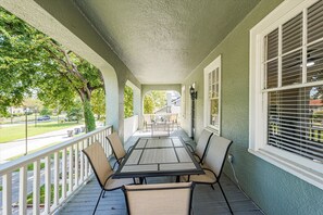 Outdoor dining - Spacious 6-BR House/Duplex in charming Augusta with AC (Augusta)