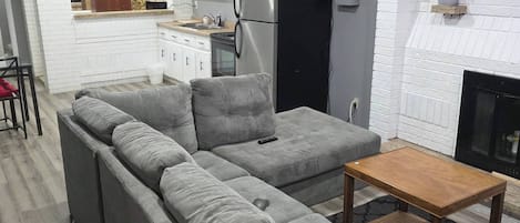 House, 2 Bedrooms, Smoking, Fireplace | Living room