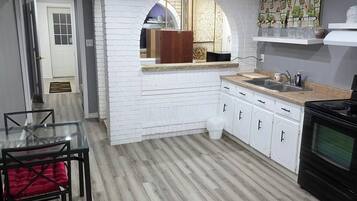 House, 2 Bedrooms, Accessible, Smoking | Interior