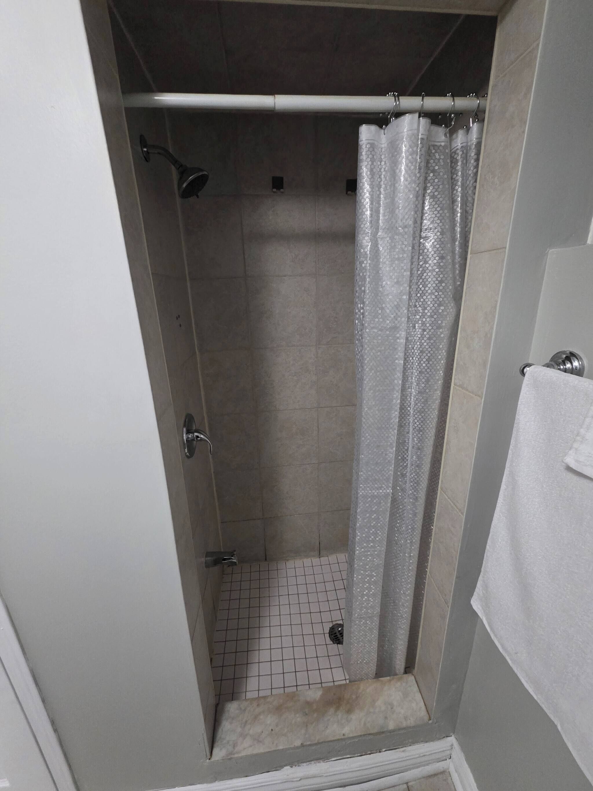 Maison, 2 chambres, accessible aux personnes à mobilité réduite, fumeur | Salle de bain