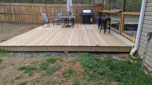 Outdoor dining - Sweet Home in the Countryside, just minutes from Downtown Harriman (Harriman)