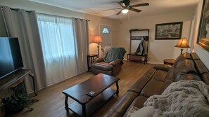 TV - Sweet Home in the Countryside, just minutes from Downtown Harriman (Harriman)