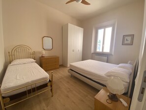 Room - THREE-ROOM APARTMENT SLEEPS 5 IN THE NEW TOWN AREA-Rif. Iaco (San Vincenzo)