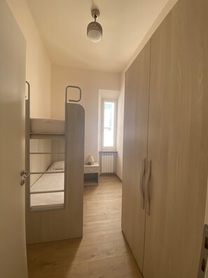 Room - THREE-ROOM APARTMENT SLEEPS 5 IN THE NEW TOWN AREA-Rif. Iaco (San Vincenzo)