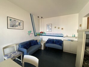 Interior - THREE-ROOM APARTMENT SLEEPS 5 IN THE CONCHIGLIA-Rif. Conchiglia (San Vincenzo)