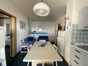 Interior - THREE-ROOM APARTMENT SLEEPS 5 IN THE CONCHIGLIA-Rif. Conchiglia (San Vincenzo)