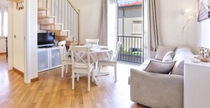 TV - THREE-ROOM APARTMENT, SLEEPS 4, SHELL AREA-Rif. Pianosa (San Vincenzo)